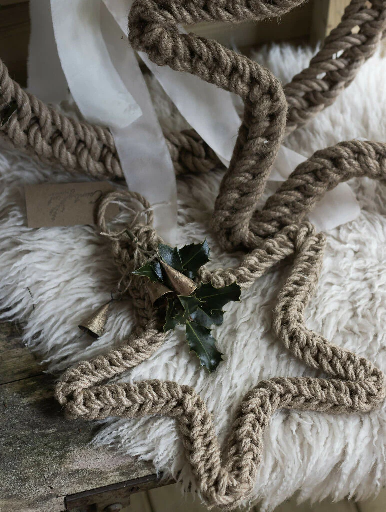25cm Jute Spring Star Wreath - Image 3