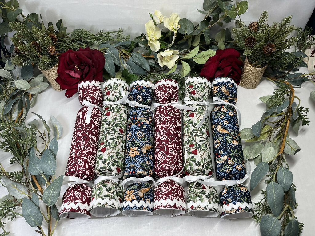 6 William Morris Luxury Reusable Fabric Christmas Crackers - Strawberry Thief and the V&A Collection - Image 2