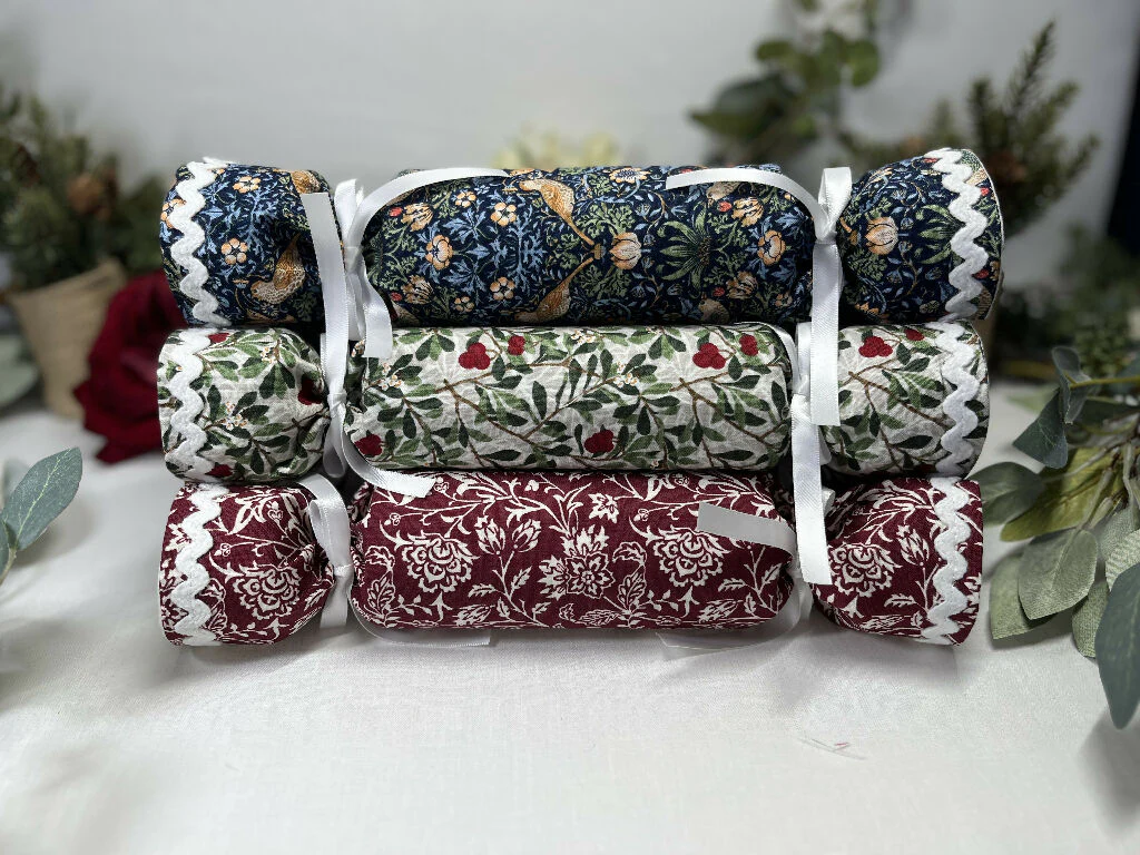 6 William Morris Luxury Reusable Fabric Christmas Crackers - Strawberry Thief and the V&A Collection - Image 5