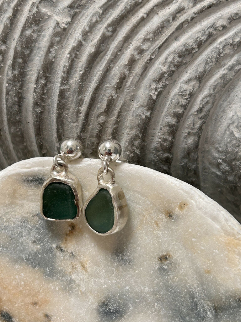 Turquoise green Seaglass earrings - Image 3