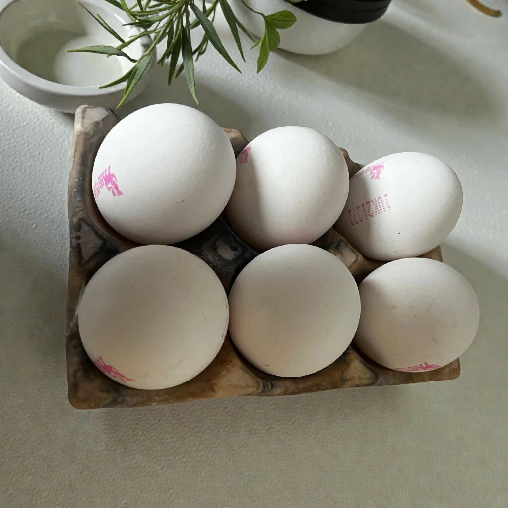 Artisan Eco Resin Egg Holder in Stone & Charcoal - Image 5
