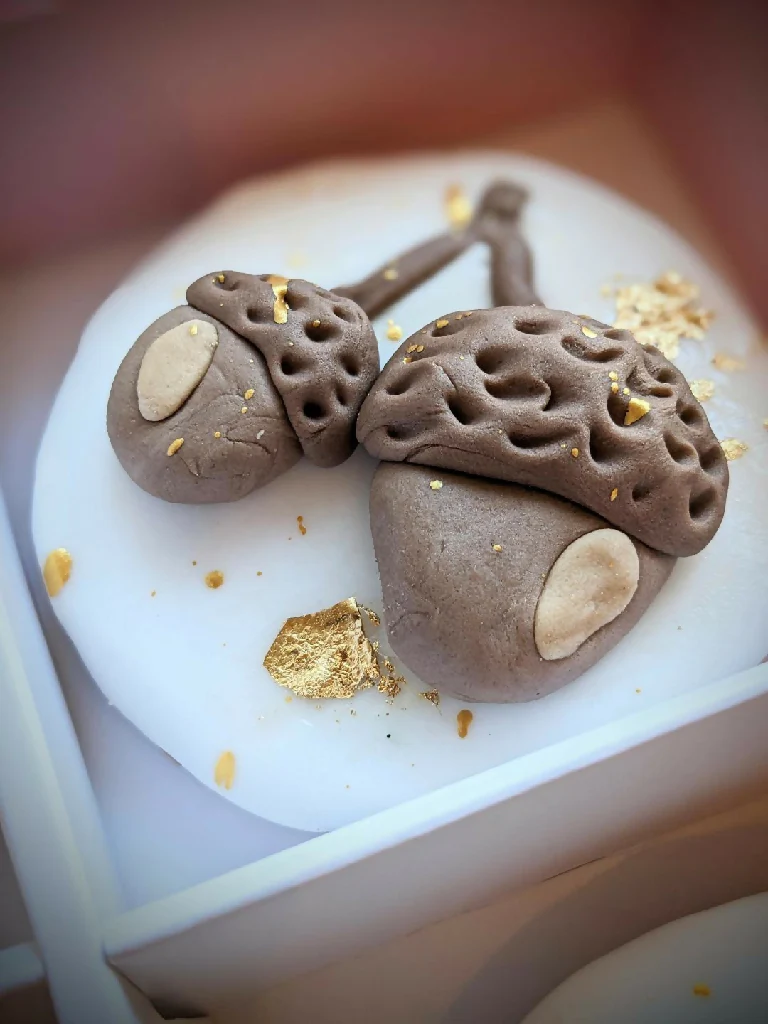 Box of 4 Hand Iced Personalised Acorn and Oak Leaves Biscuits - Image 2
