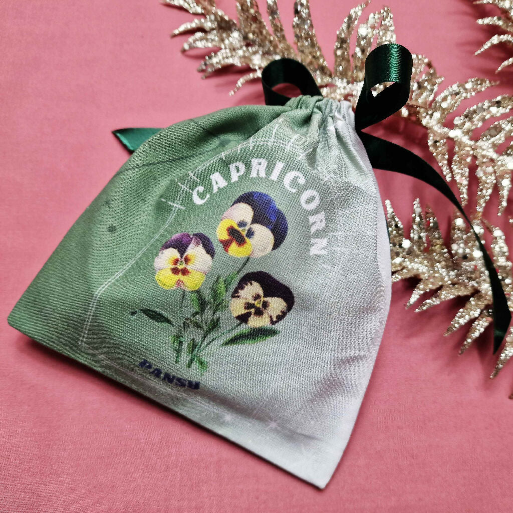Capricorn Pansy Birth Flower Gift Pouch in Green