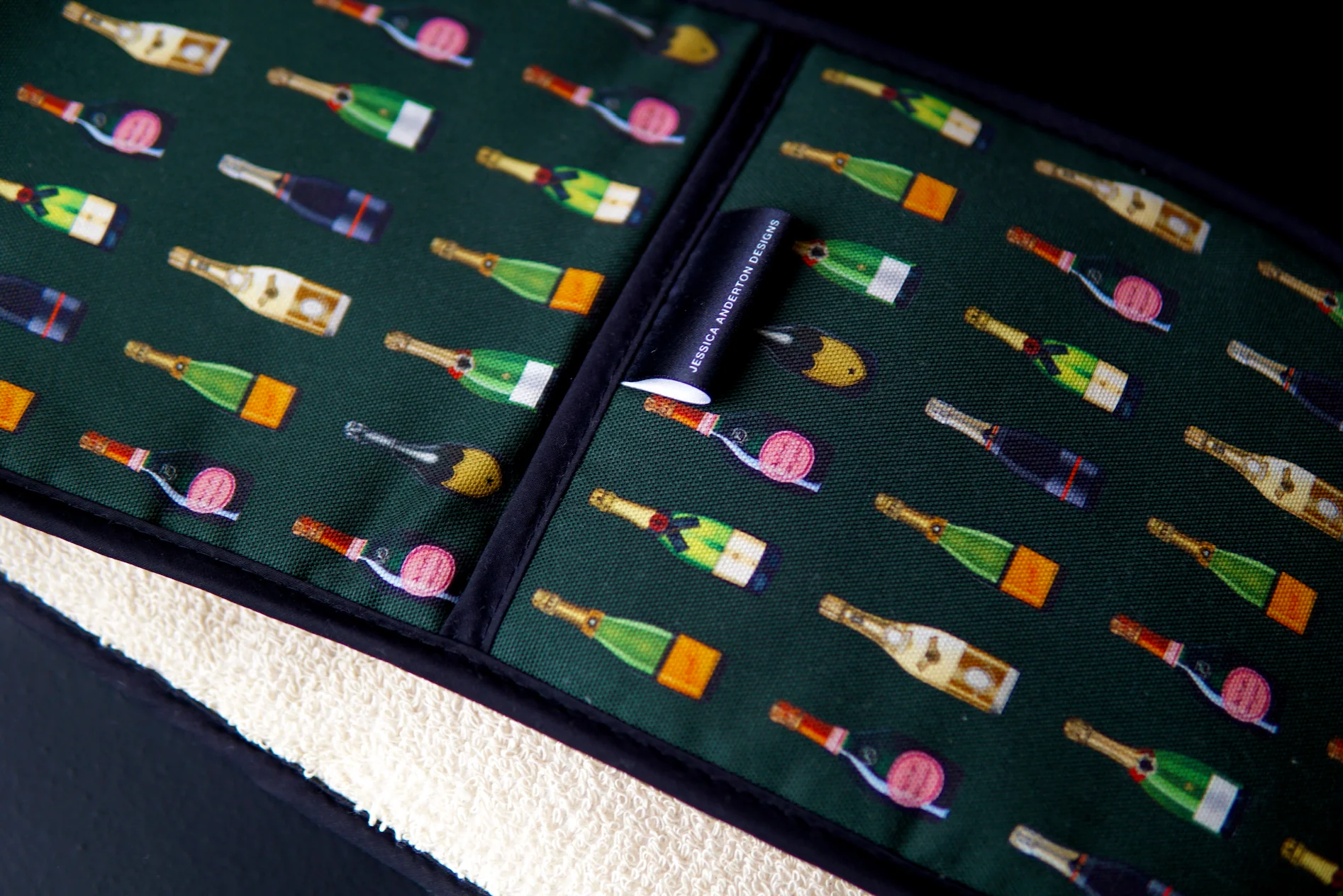 Champagne & Fizz Double Oven Gloves - Image 11