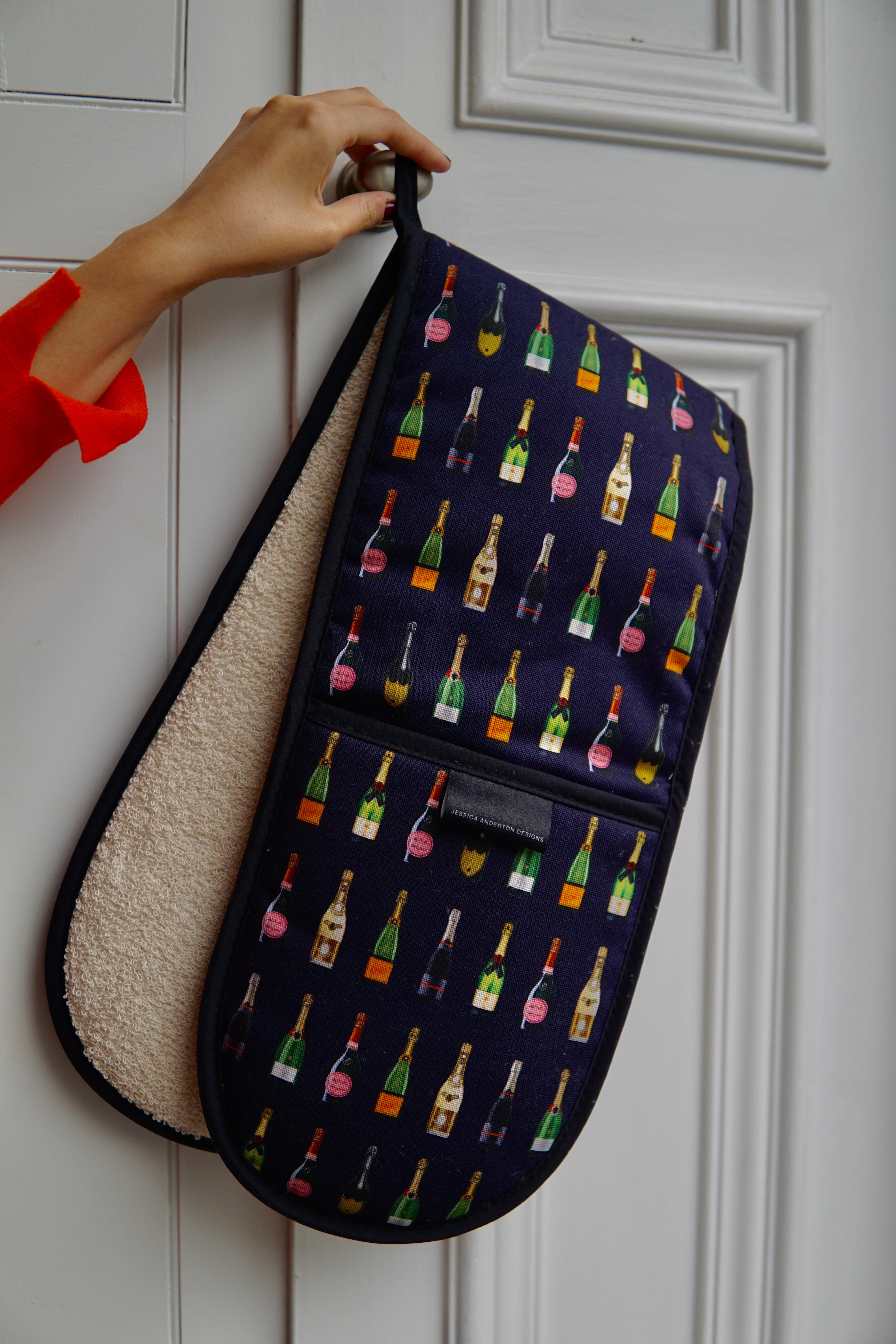 Champagne & Fizz Double Oven Gloves - Image 4