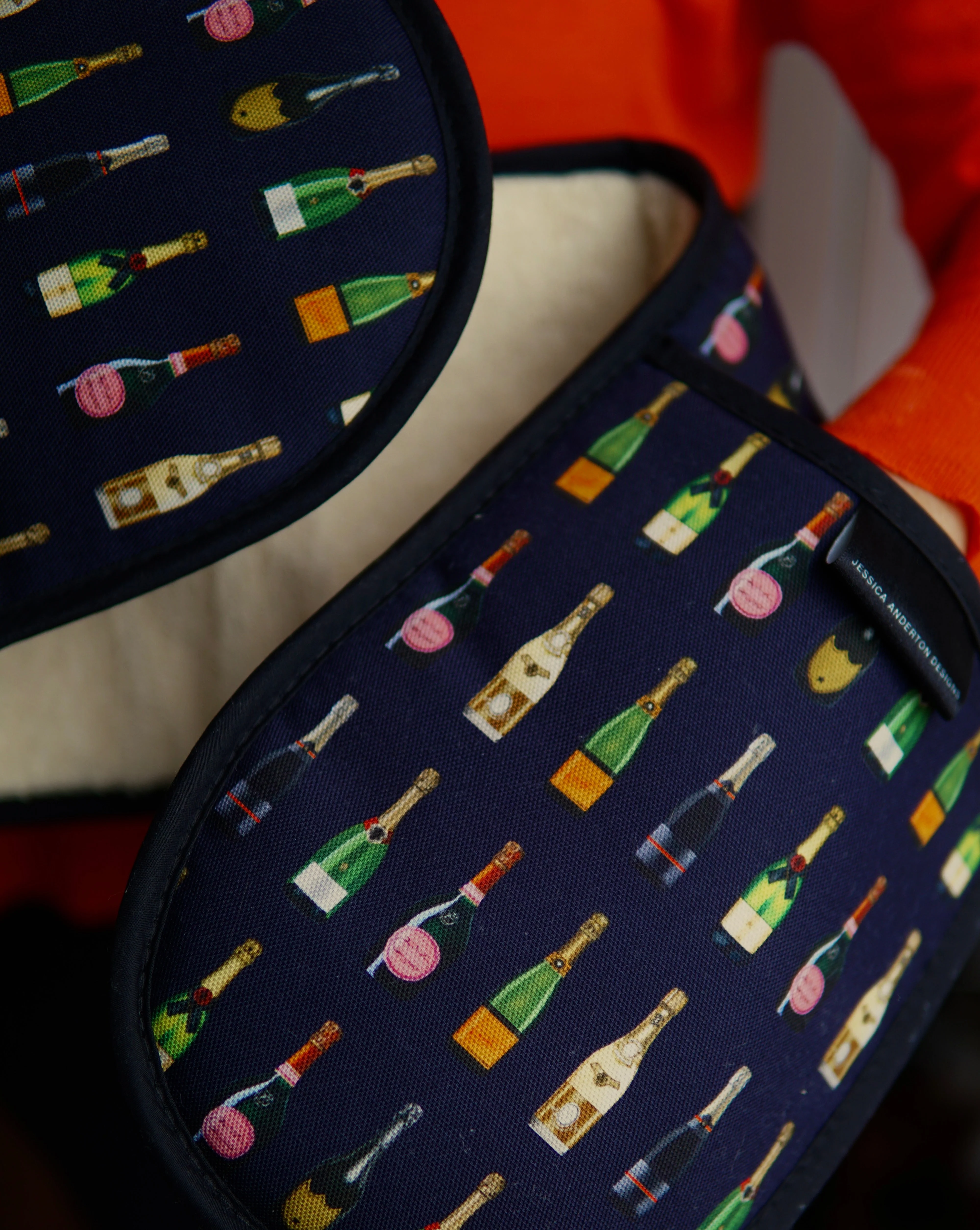 Champagne & Fizz Double Oven Gloves - Image 7