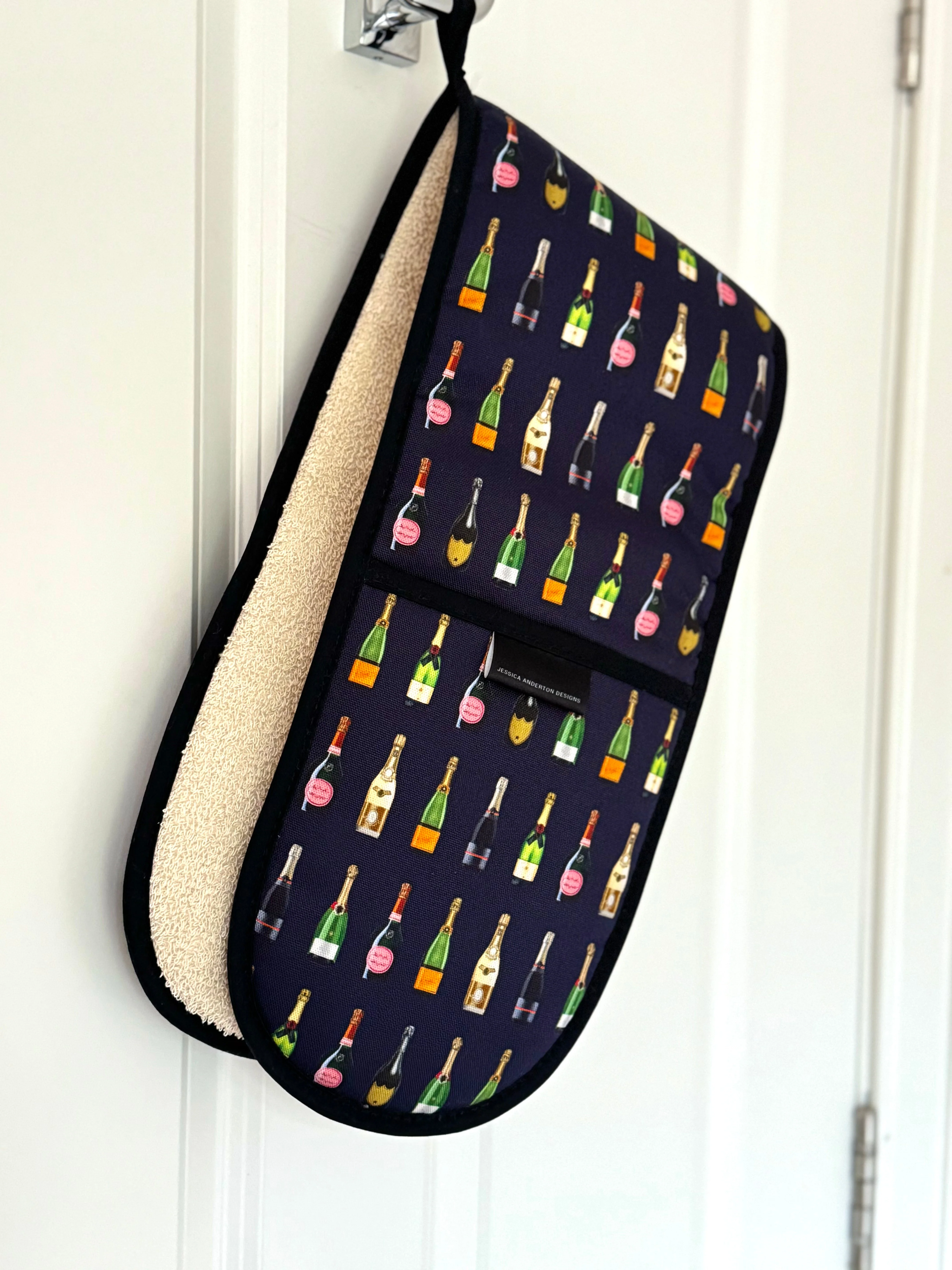 Champagne & Fizz Double Oven Gloves - Image 9