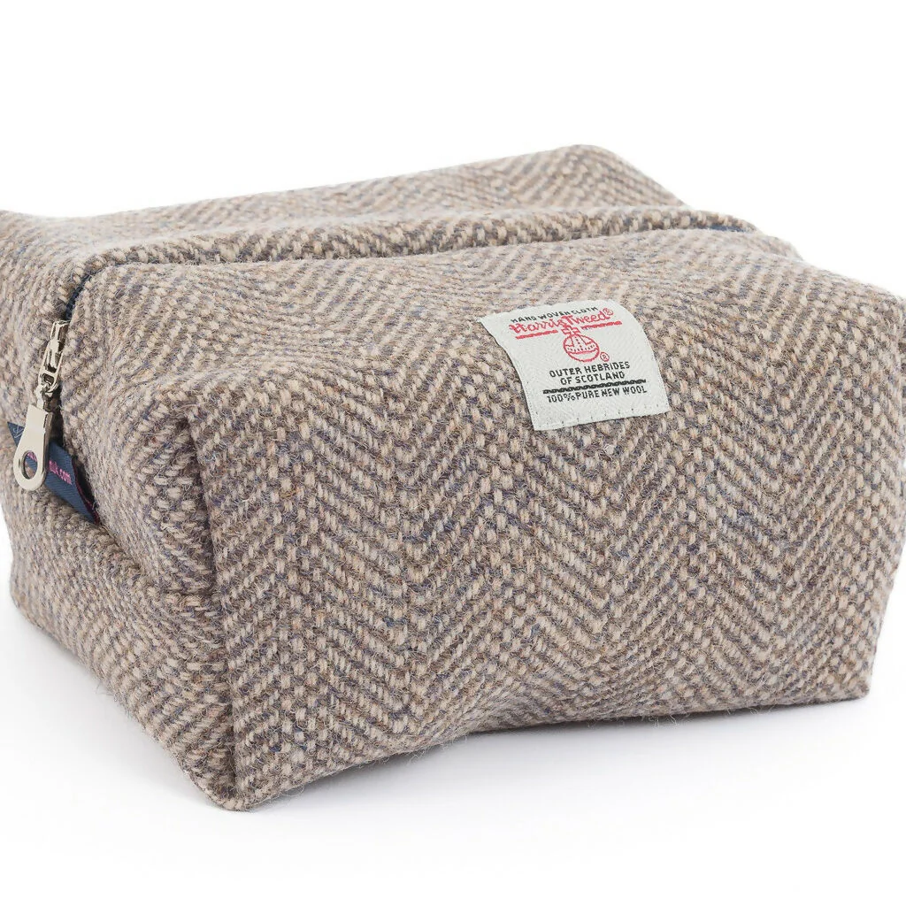 Chilcott Harris Tweed® Kit Bag - Mocha - Image 5