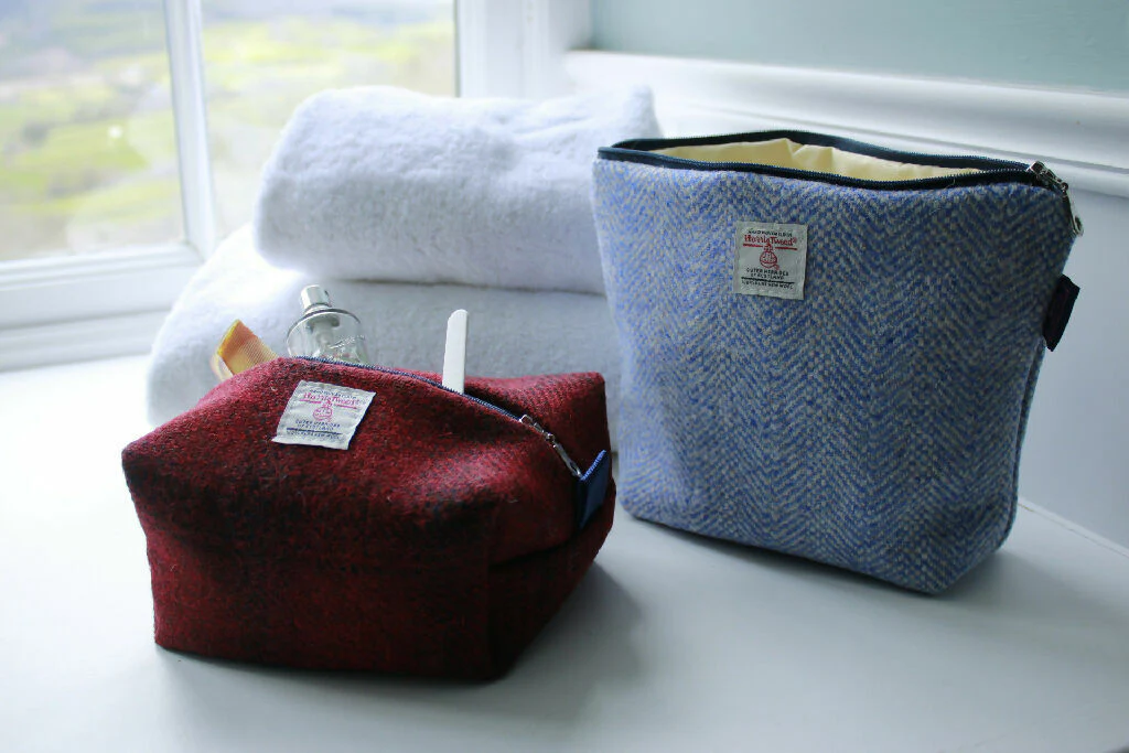 Chilcott Harris Tweed® Kit Bag - Red Ombre