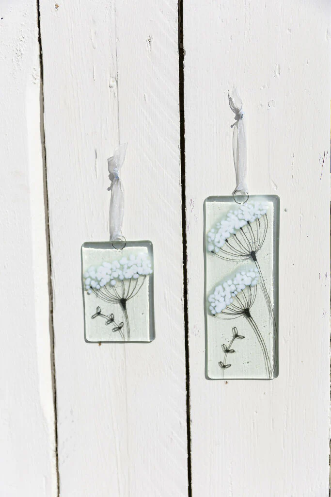 Cow Parsley Fused Glass Small Hanging - Image 5