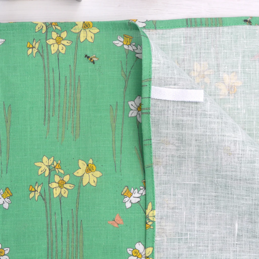 Daffodils Linen Tea Towel in Green - Image 2