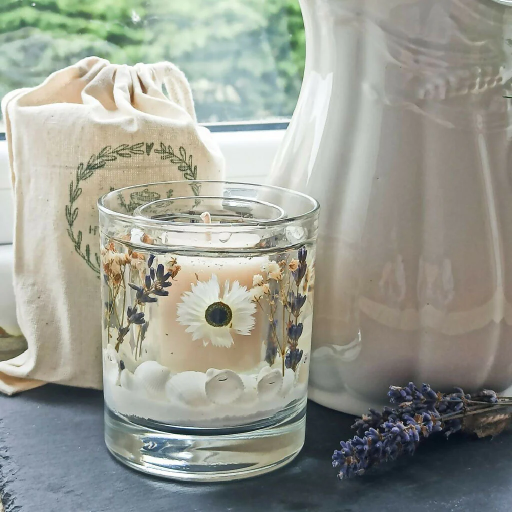 DAISY AND LAVENDER REFILLABLE BOTANICAL SCENTED CANDLE - Image 6