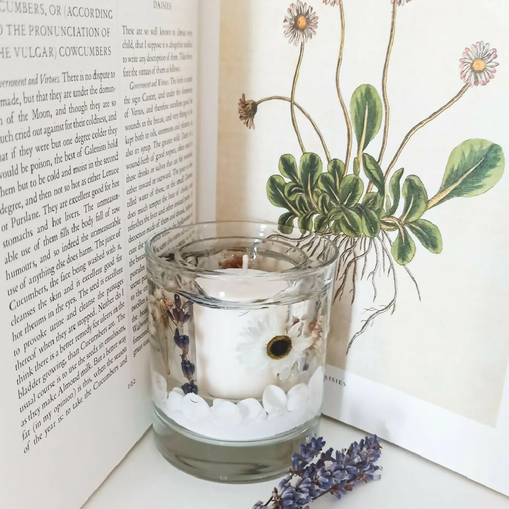DAISY AND LAVENDER REFILLABLE BOTANICAL SCENTED CANDLE - Image 8