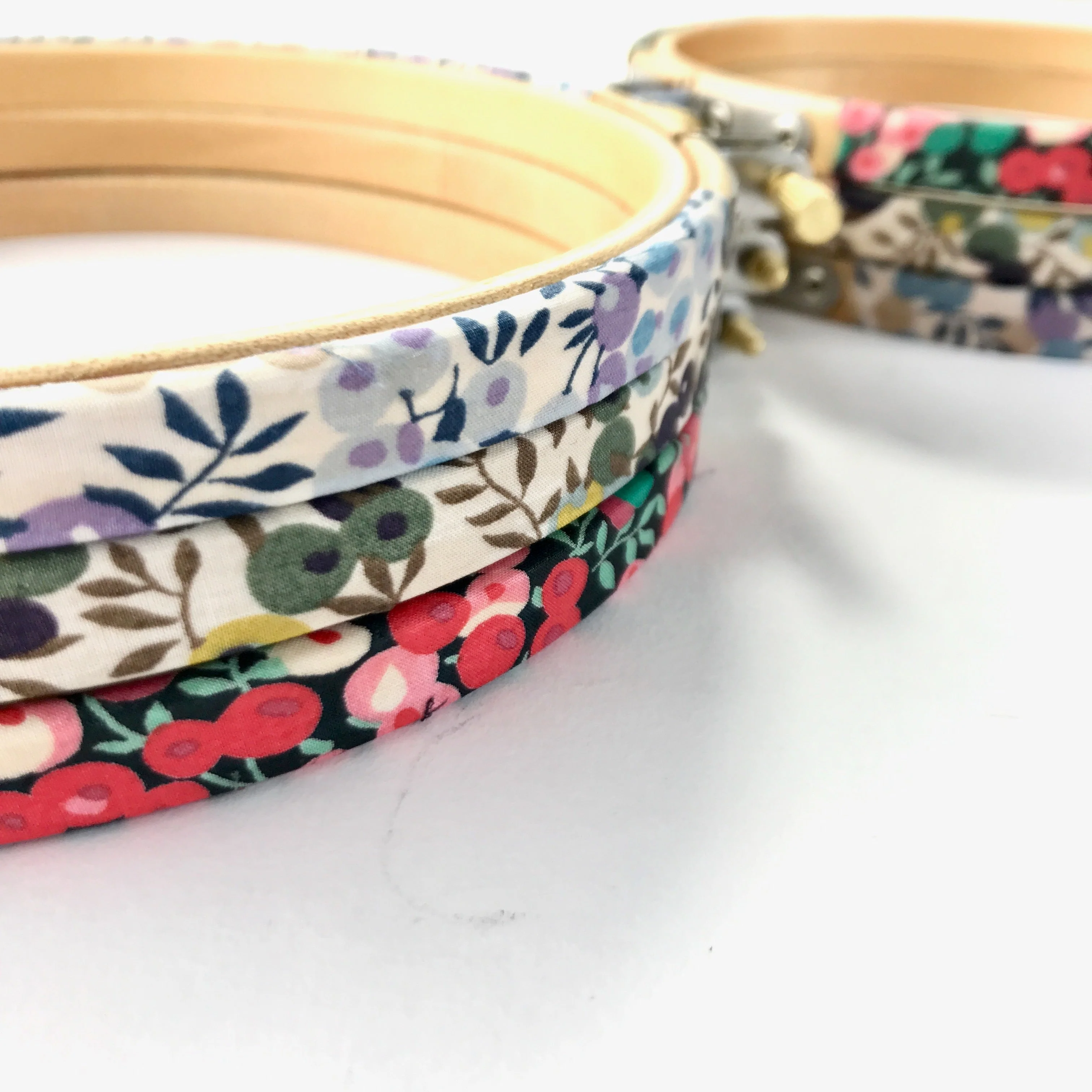 Decororative Embroidery Hoop Collection - Set of Three Wiltshire Berry Hoops - Image 8