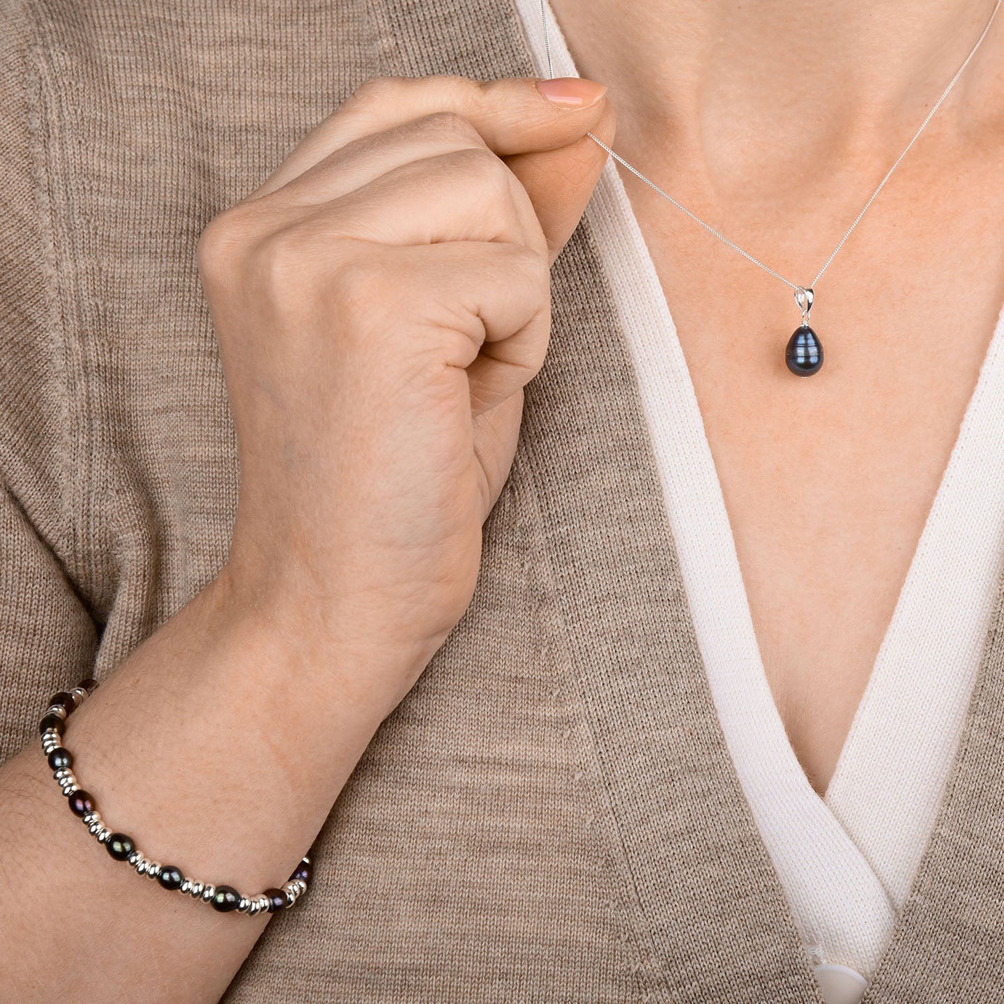 Ellen Mini Pearl Drop Necklace - Image 4