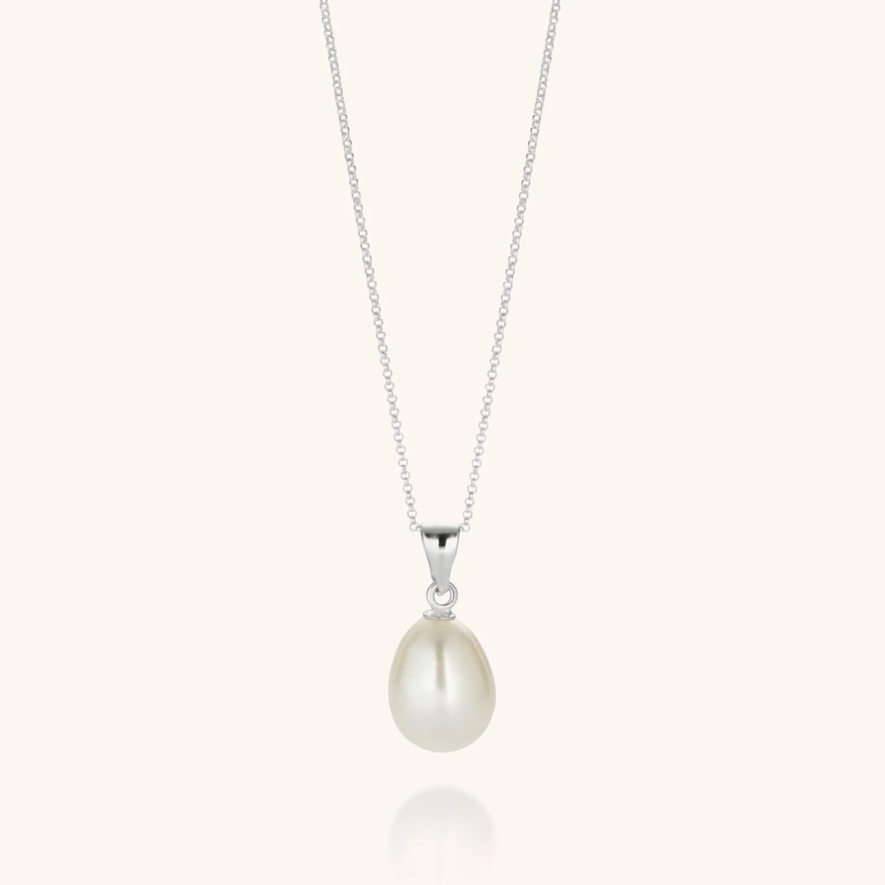 Ellen Pearl Drop Necklace