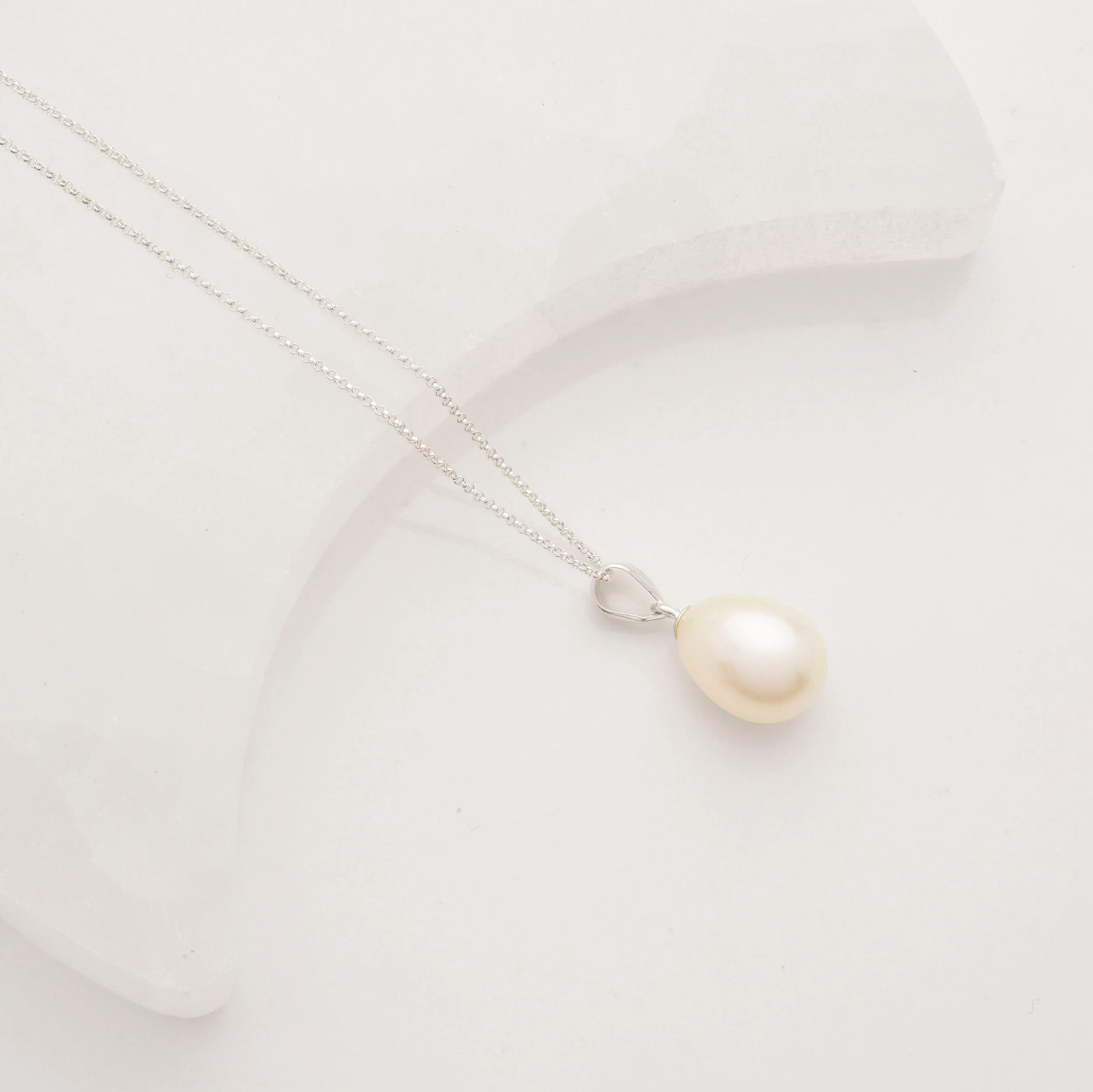 Ellen Pearl Drop Necklace - Image 2