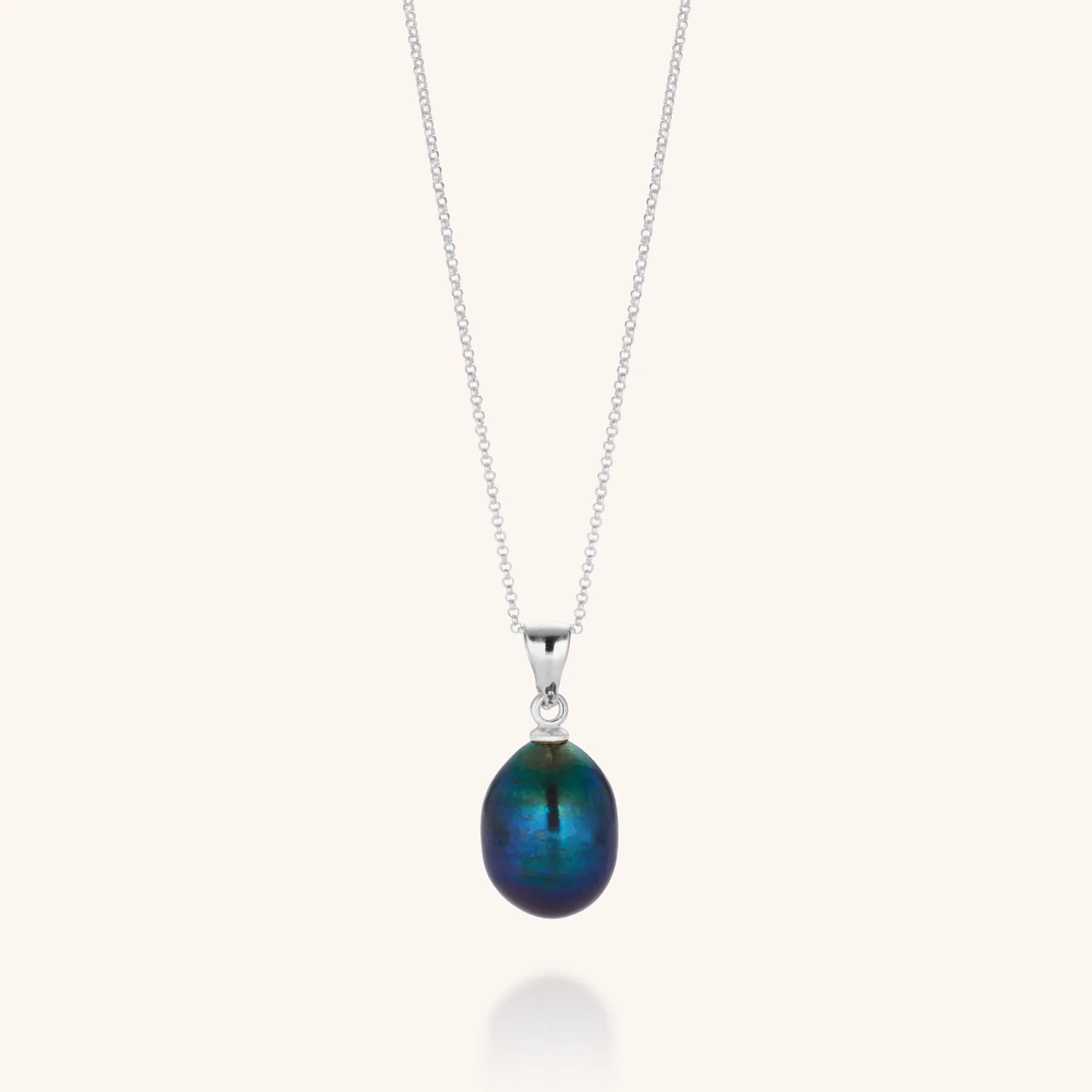 Ellen Pearl Drop Necklace - Image 3