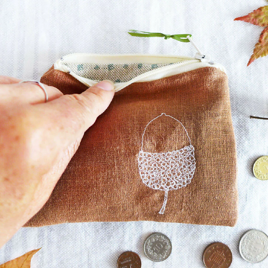 Embroidered Nutmeg Linen Acorn Purse - Image 4