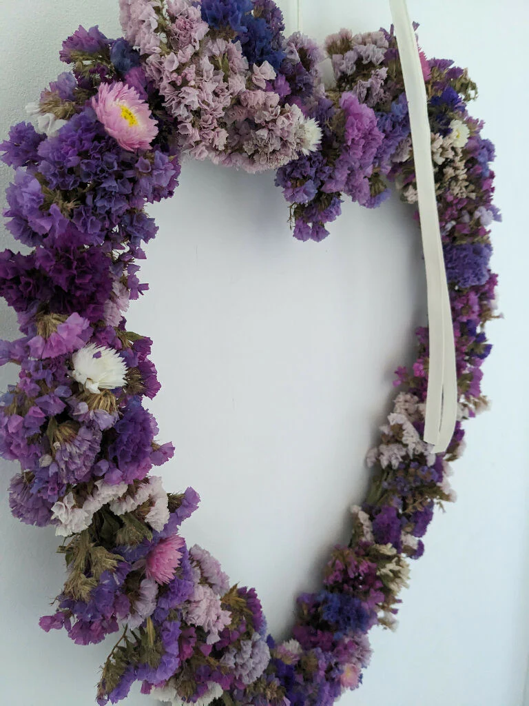 Everlasting Heart – Dried Limonium with Soft Blooms - Image 6