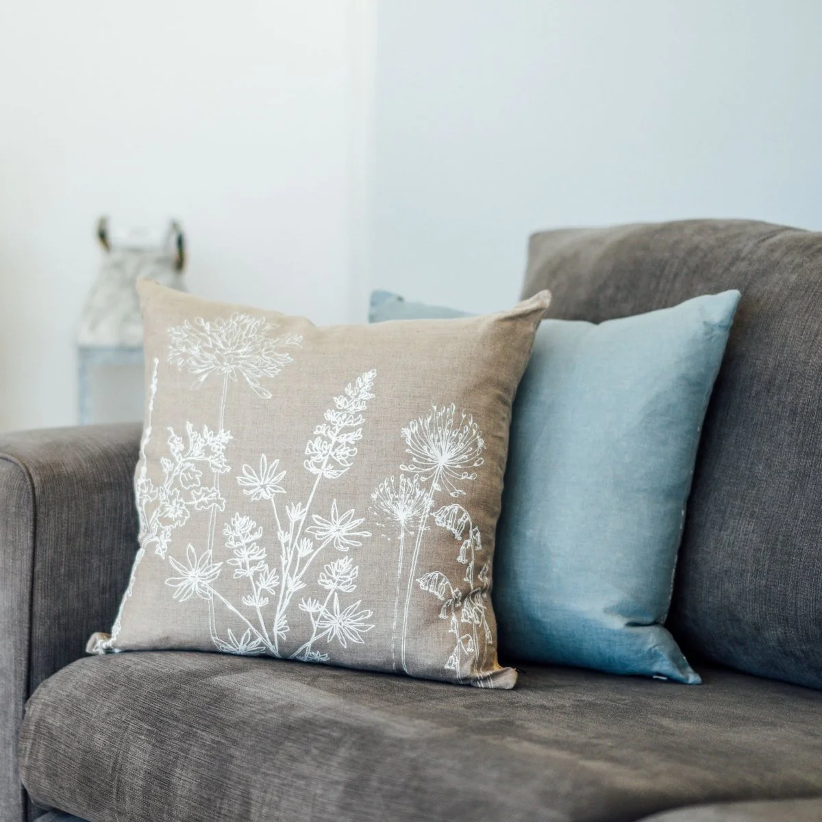 Floral Cushion in Pure Linen - Image 3