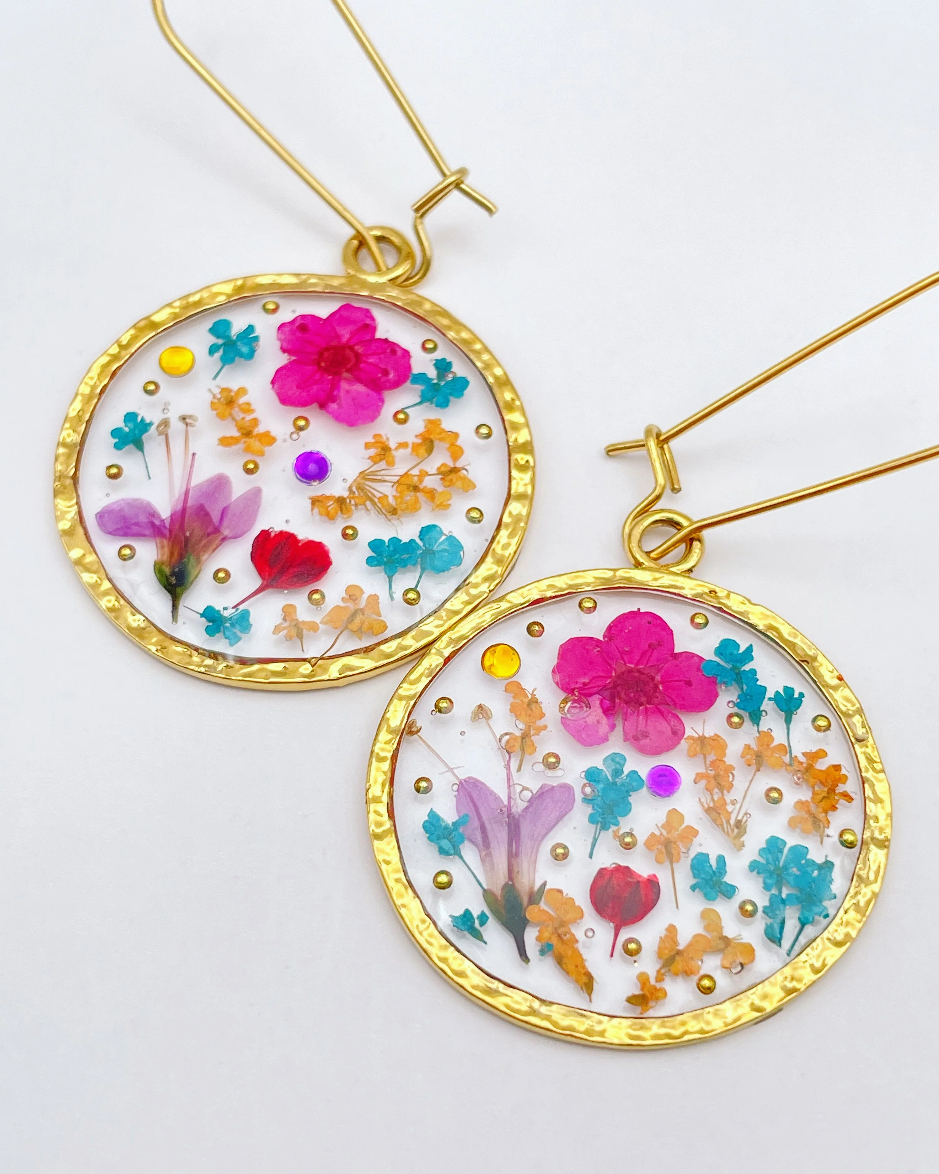 Gold statement earrings with pink flowers - Image 6