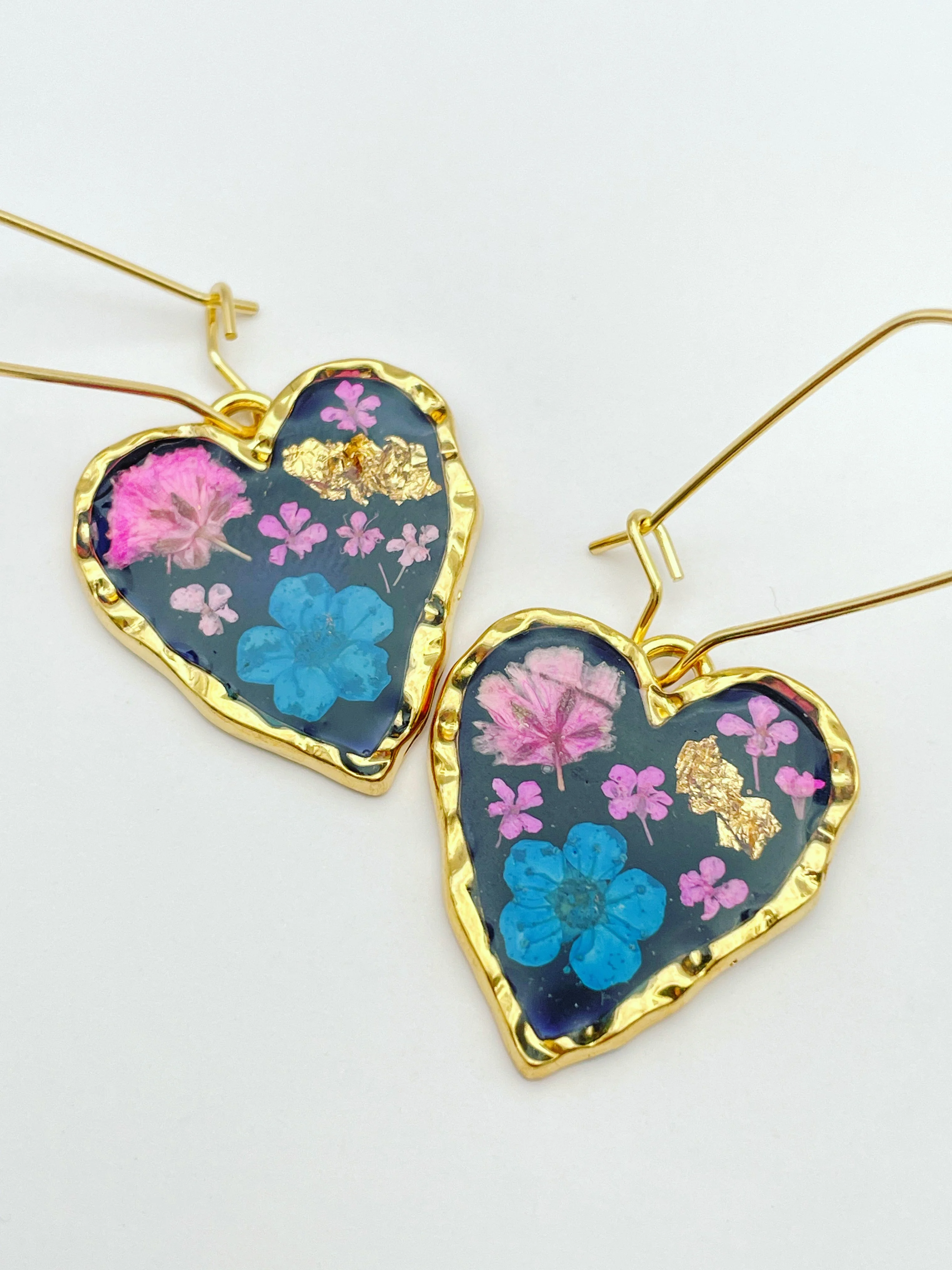 Gothic Heart Earrings With real Flowers