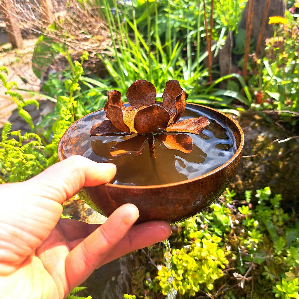 Handcrafted Mini Pond: Rusted Lily Garden Water Bowl - Image 4