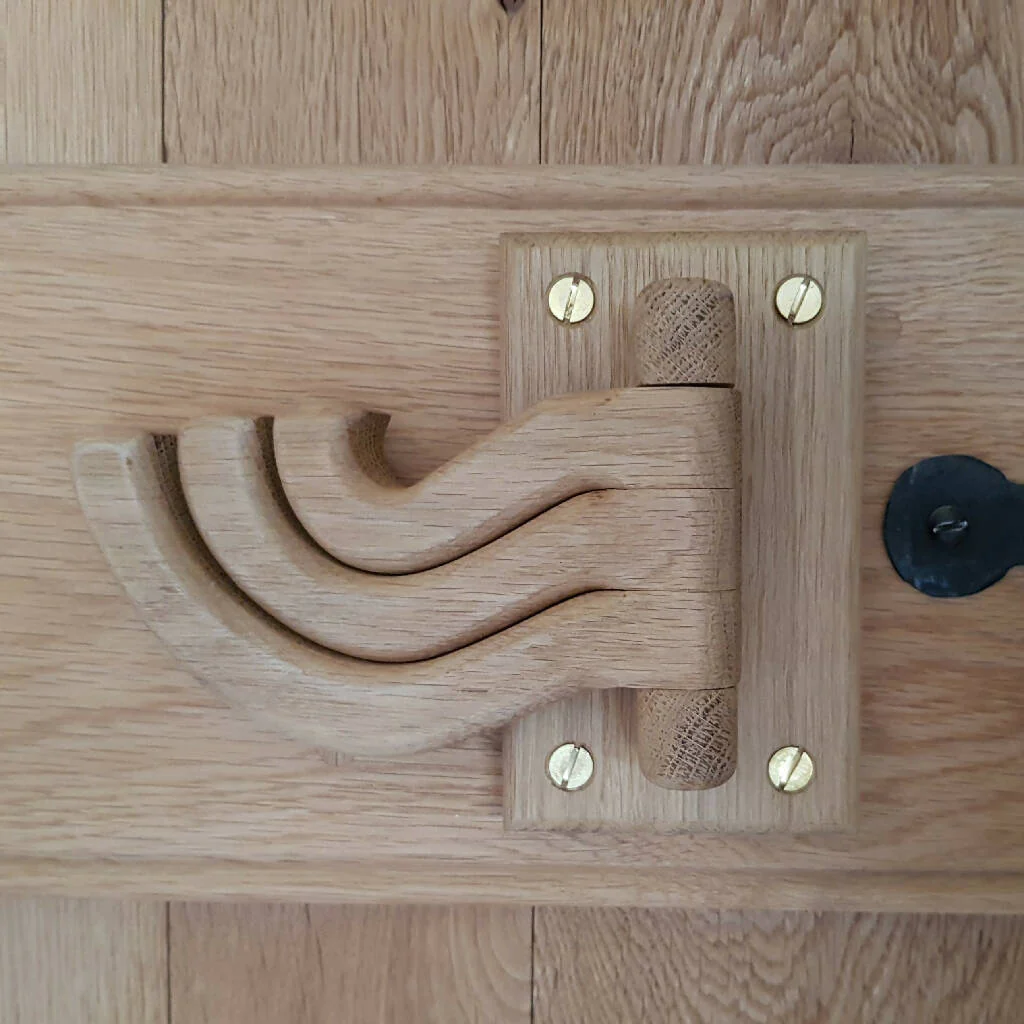 Handcrafted Oak Swivel Hook - Image 3
