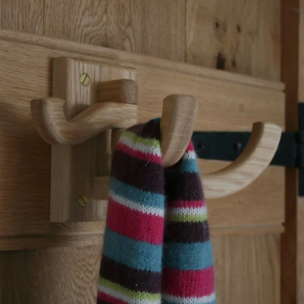 Handcrafted Oak Swivel Hook - Image 5