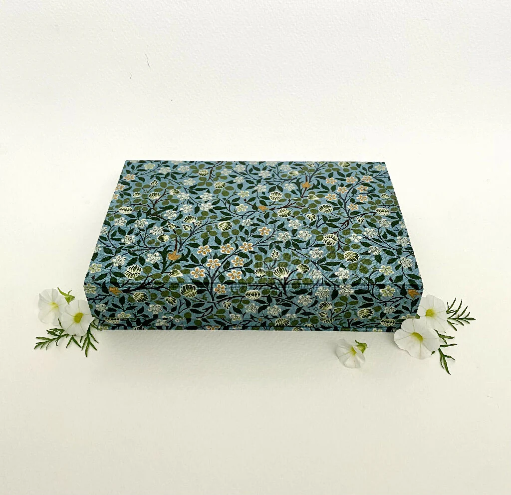 Handmade Clover Garden Box | William Morris Fabric Organiser with Magnetic Closure - Image 6