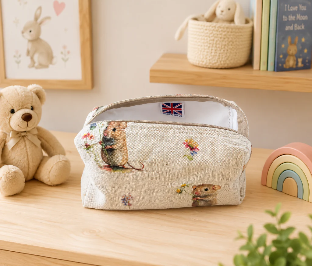 Handmade Mouse Wash Bag - Image 2