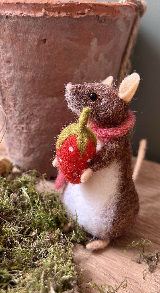 Handmade Needle Felted Field Mouse with Strawberry – Rustic Country Decoration - Image 4