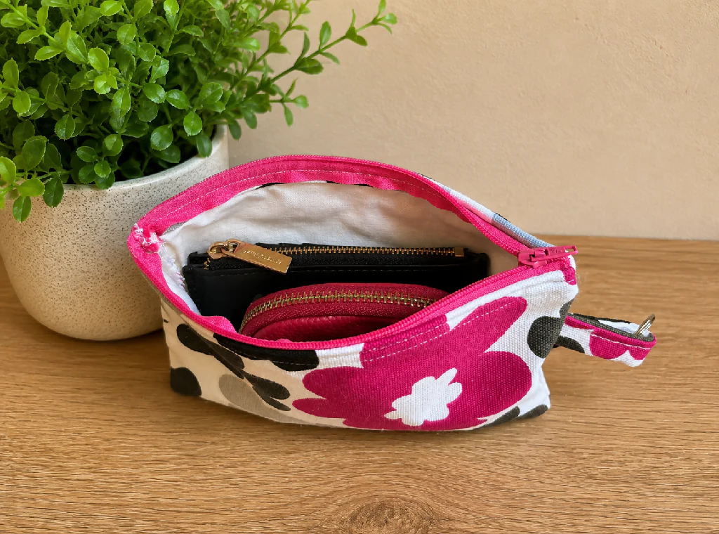 Handmade Pink Flower purse - Image 2