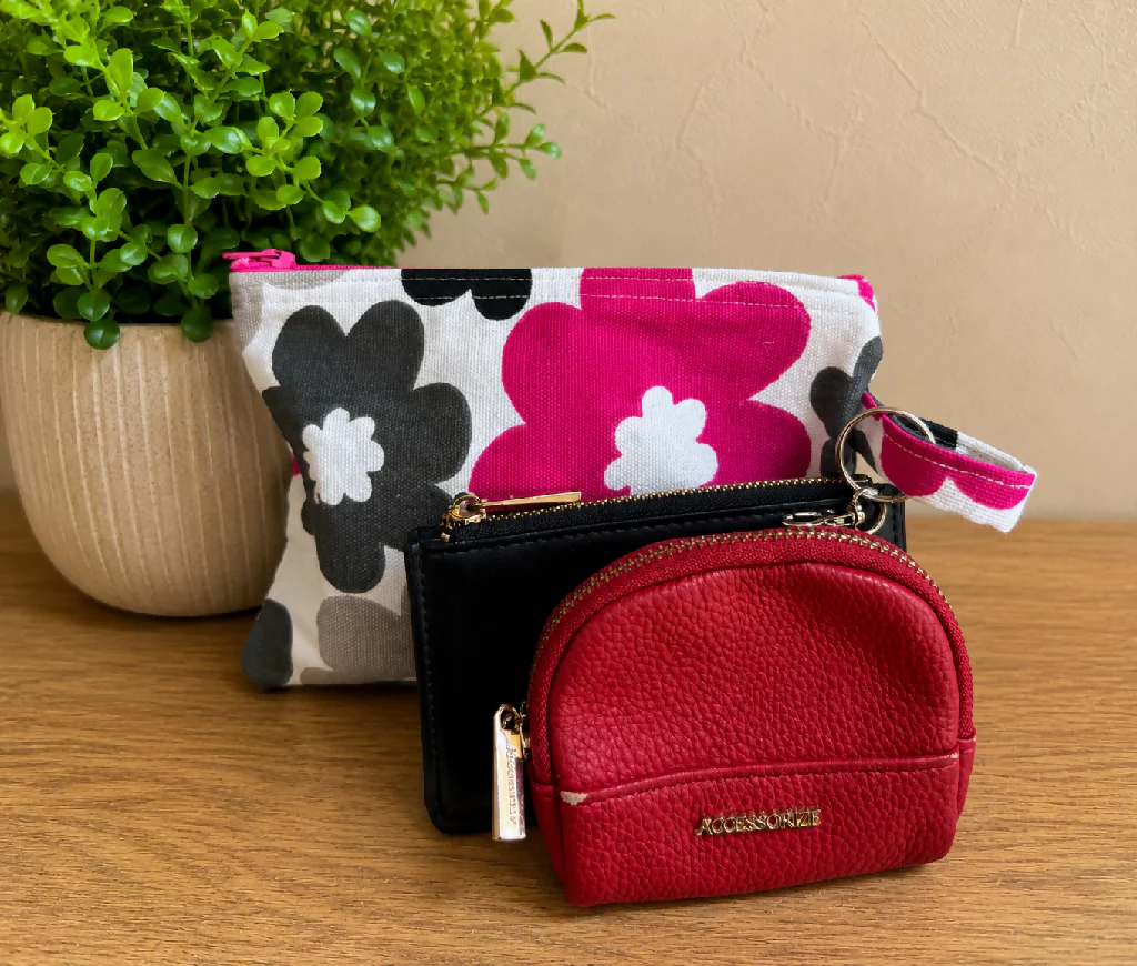 Handmade Pink Flower purse - Image 4