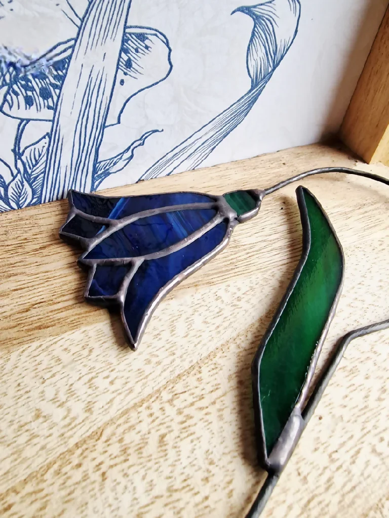 Handmade Stained Glass Bluebell – Single Stem in Cobalt Blue & White Wispy Glass - Image 4
