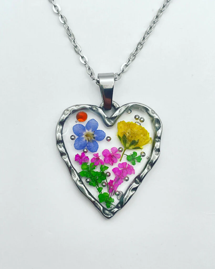 Heart necklace with forget-me-not flowers - Image 2