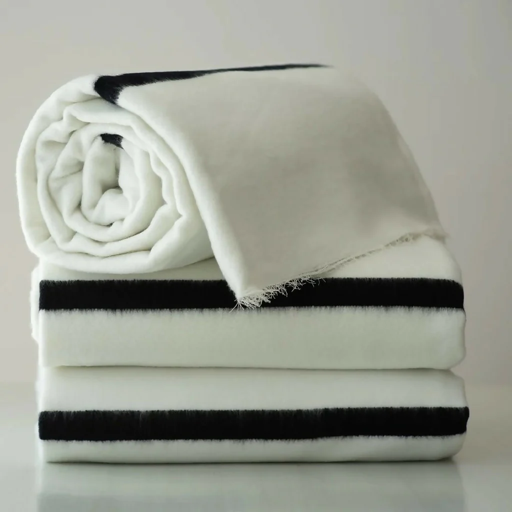 Ingcawe Xhosa Throw in White and Black - Image 2