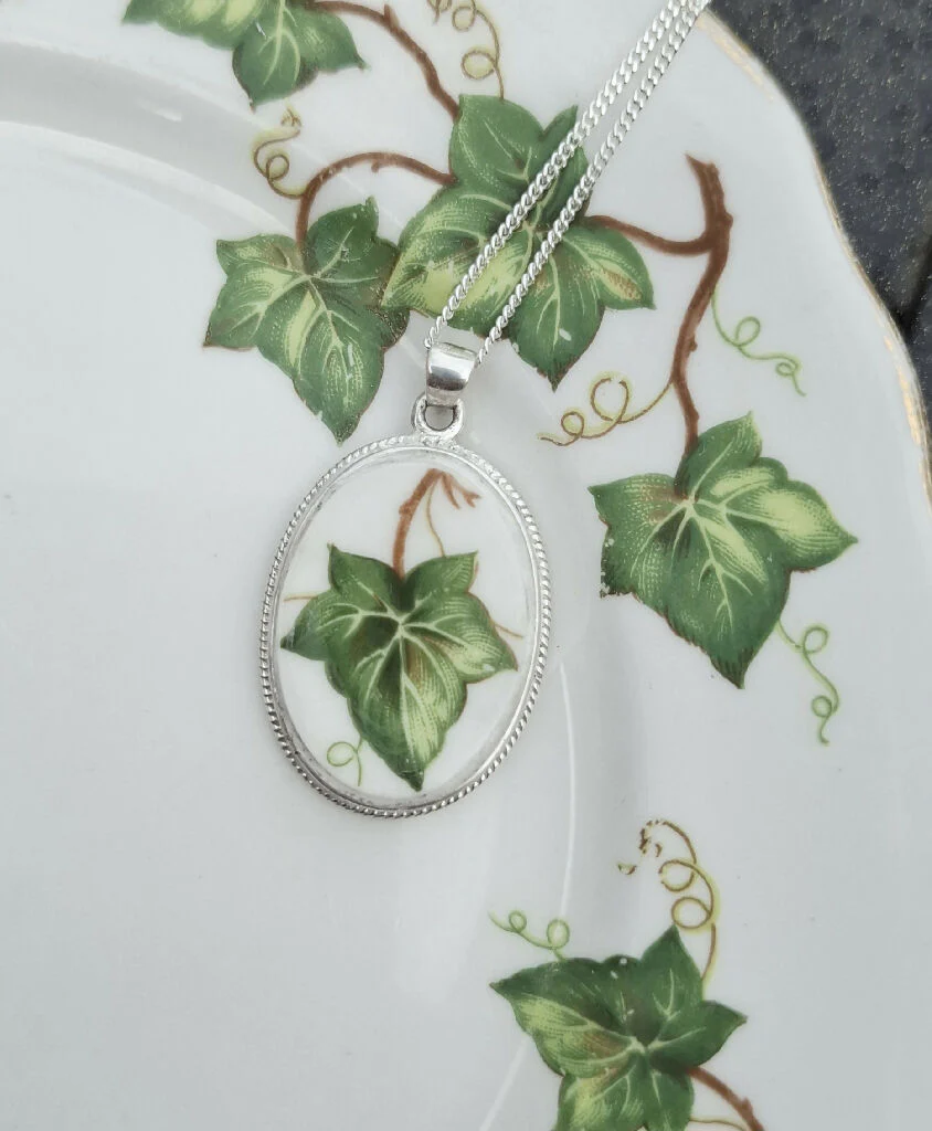 Ivy leaf broken china pendant Anniversay gift - Image 3