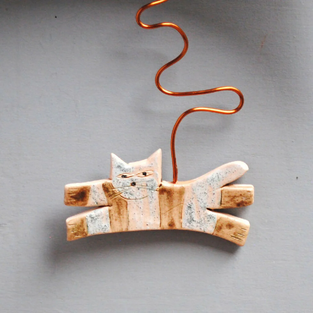 Jumping Cat Ceramic Wall Clock with Pendulum - Image 2