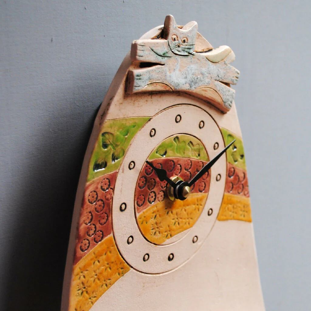 Jumping Cat Ceramic Wall Clock with Pendulum - Image 3