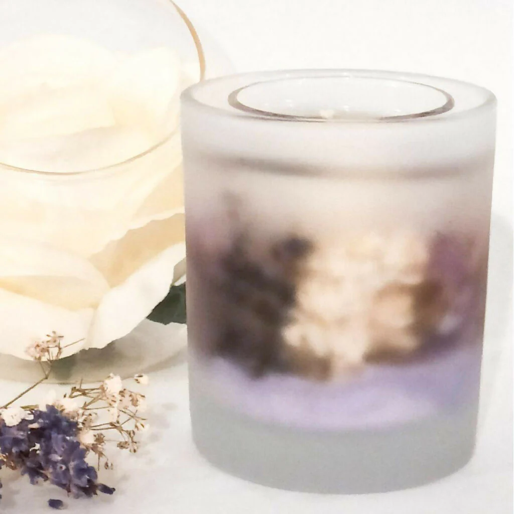 LAVENDER HAZE FROSTED BOTANICAL SCENTED CANDLE - Image 3