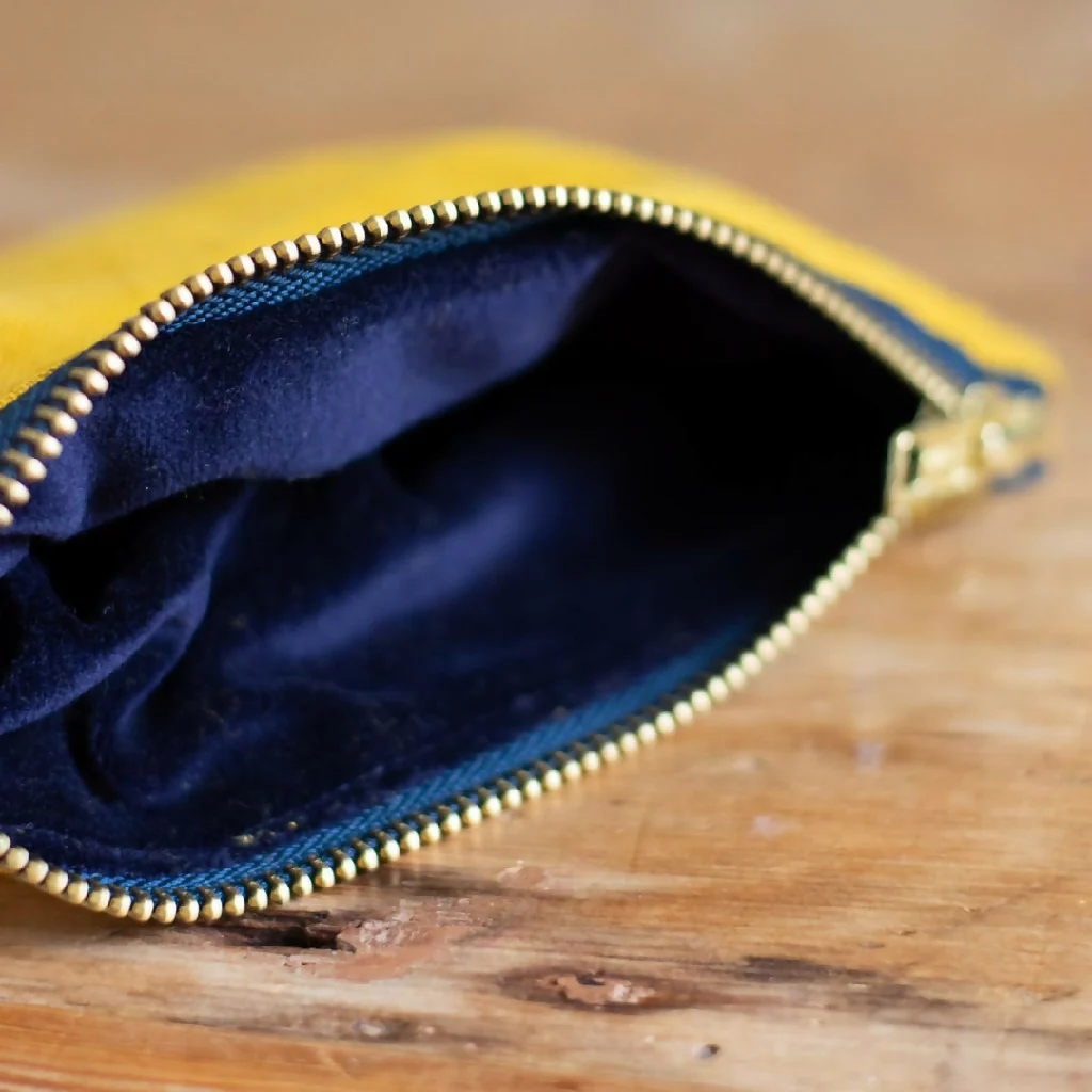 Linen Pouch with Zip - Image 5