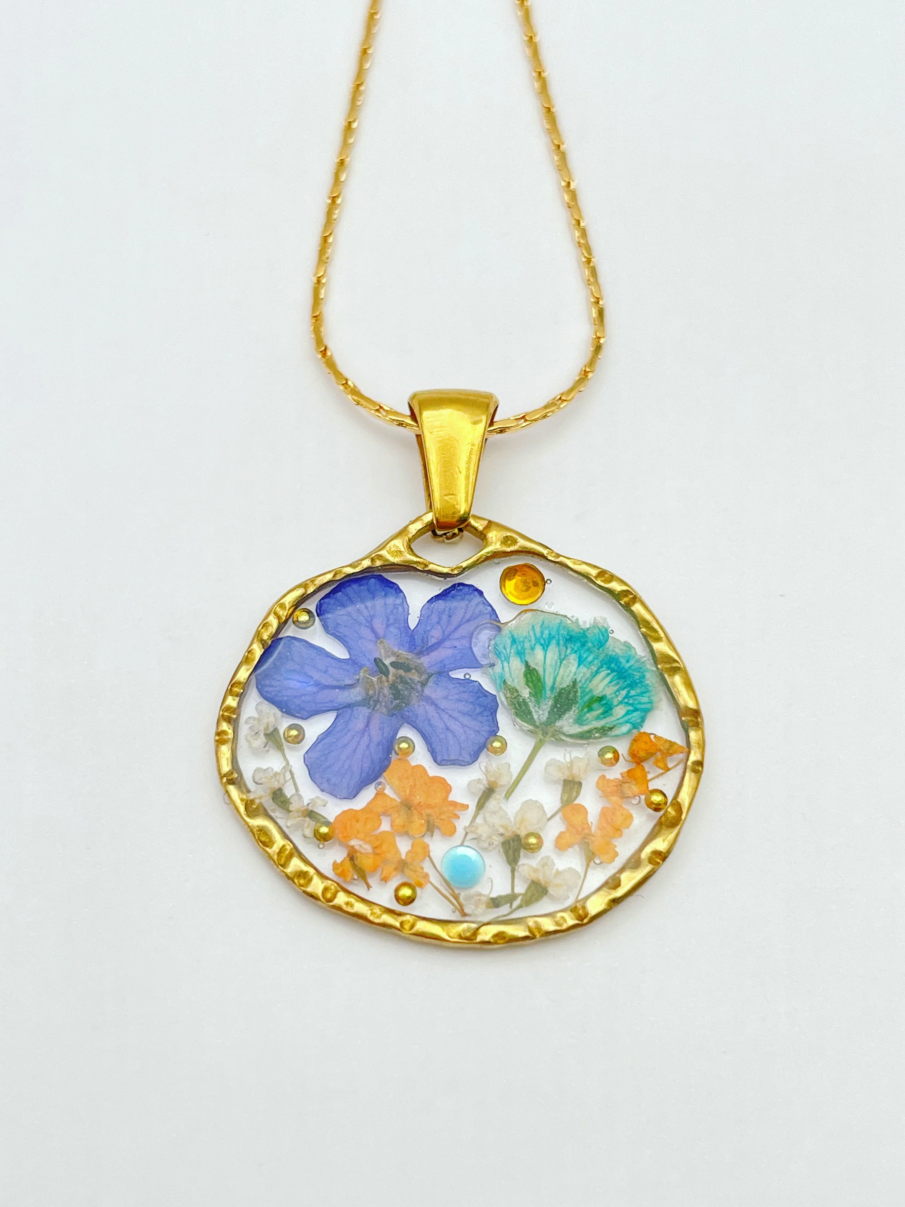 Necklace with flowers in vintage colours - Image 6