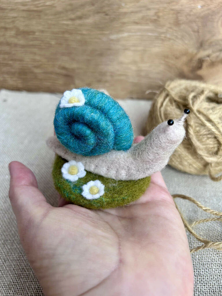 Needle felted summer snail ornament - Image 2