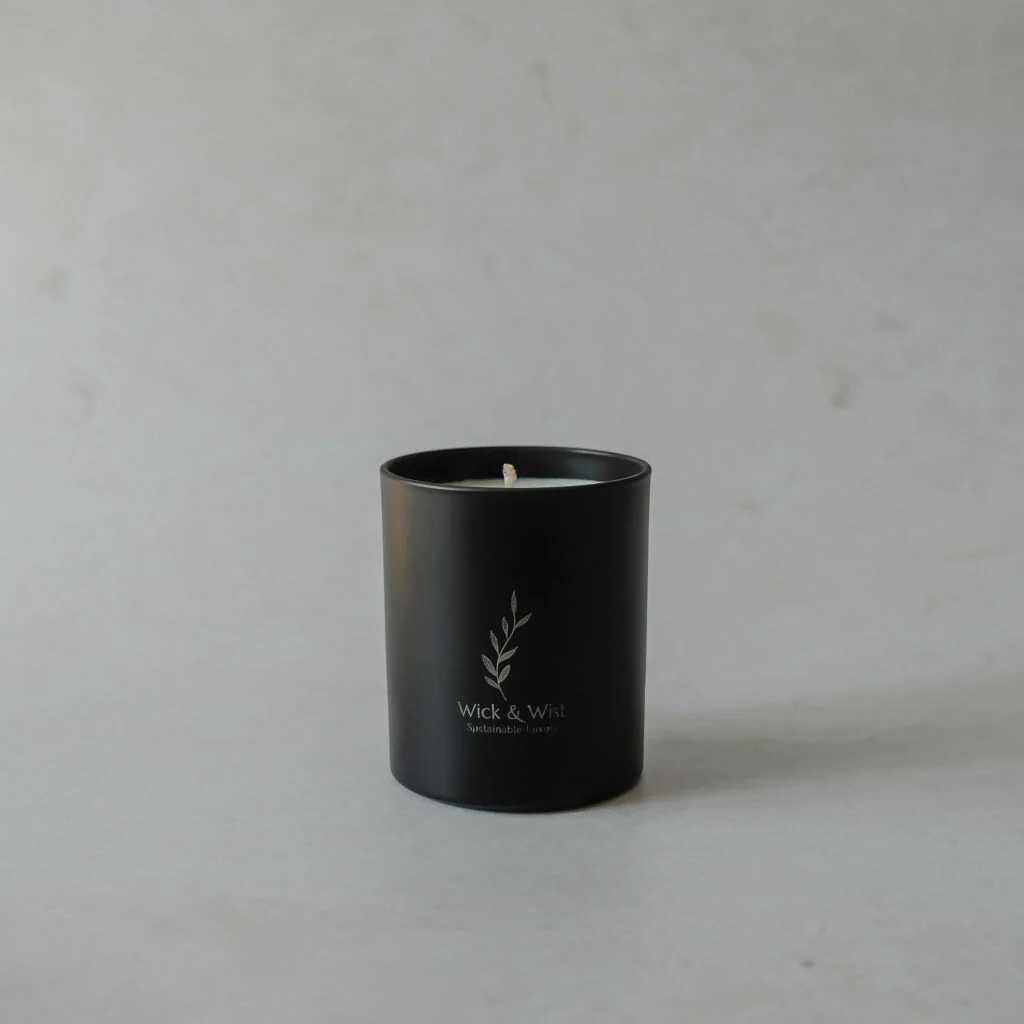No. 07 Japanese Plum & Rhubarb Luxury Candle - Image 6