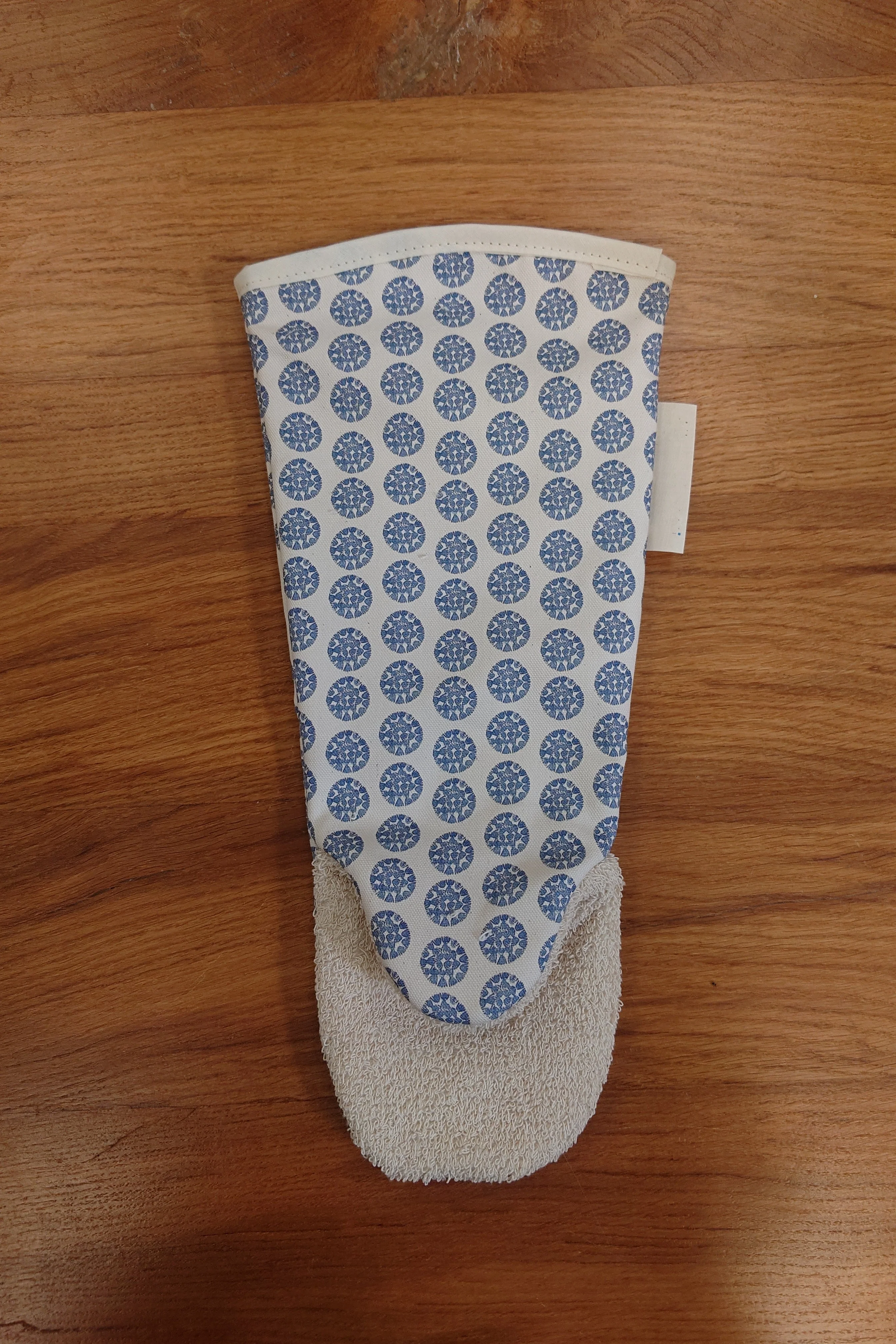Organic Gauntlet Oven Glove - Machair Clock Blue - Image 2