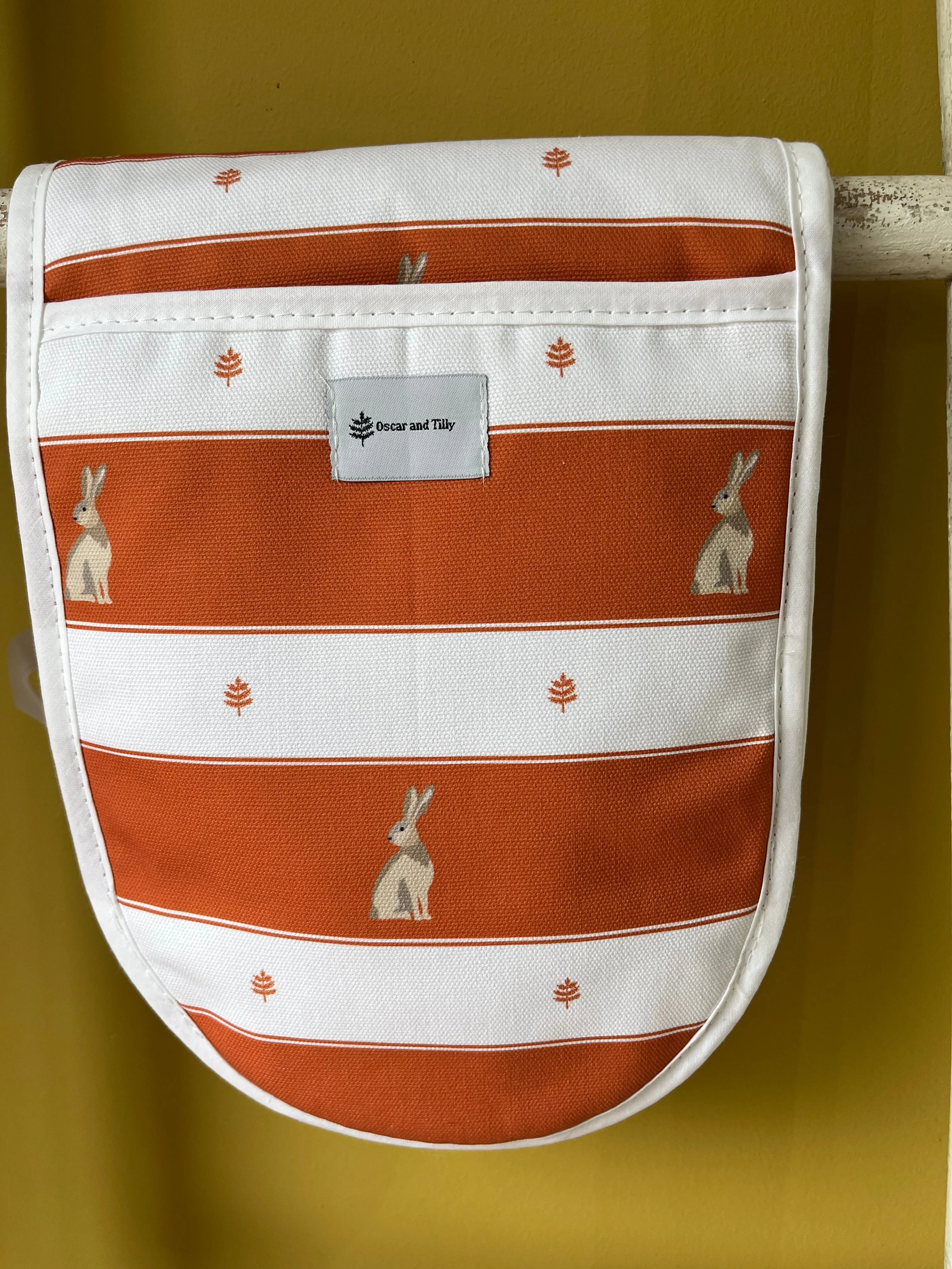 Hare Oven Gloves in 4 colours - Image 4