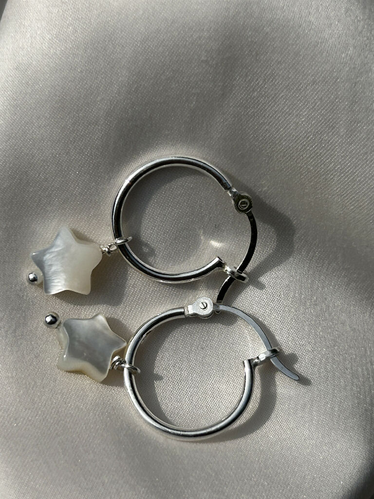 Mother of pearl silver hoops - Image 2