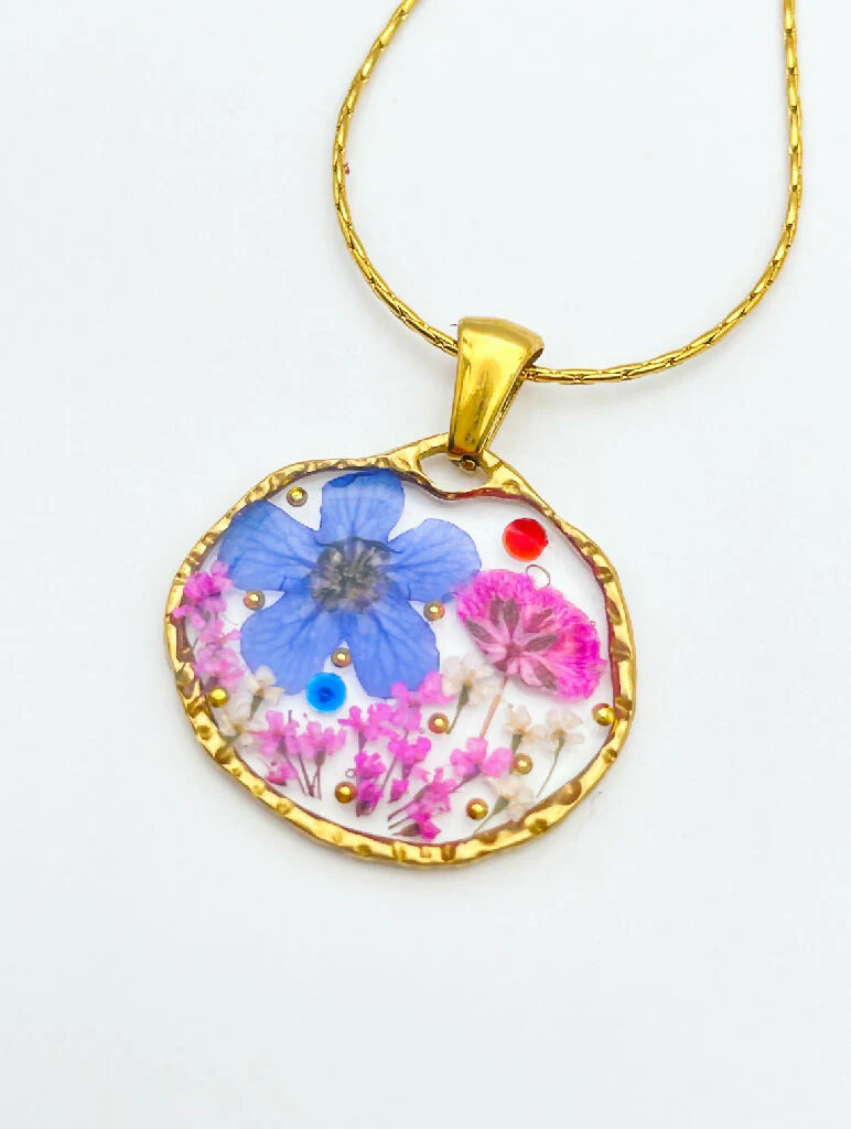 Pendant necklace with pink and blue flowers - Image 3